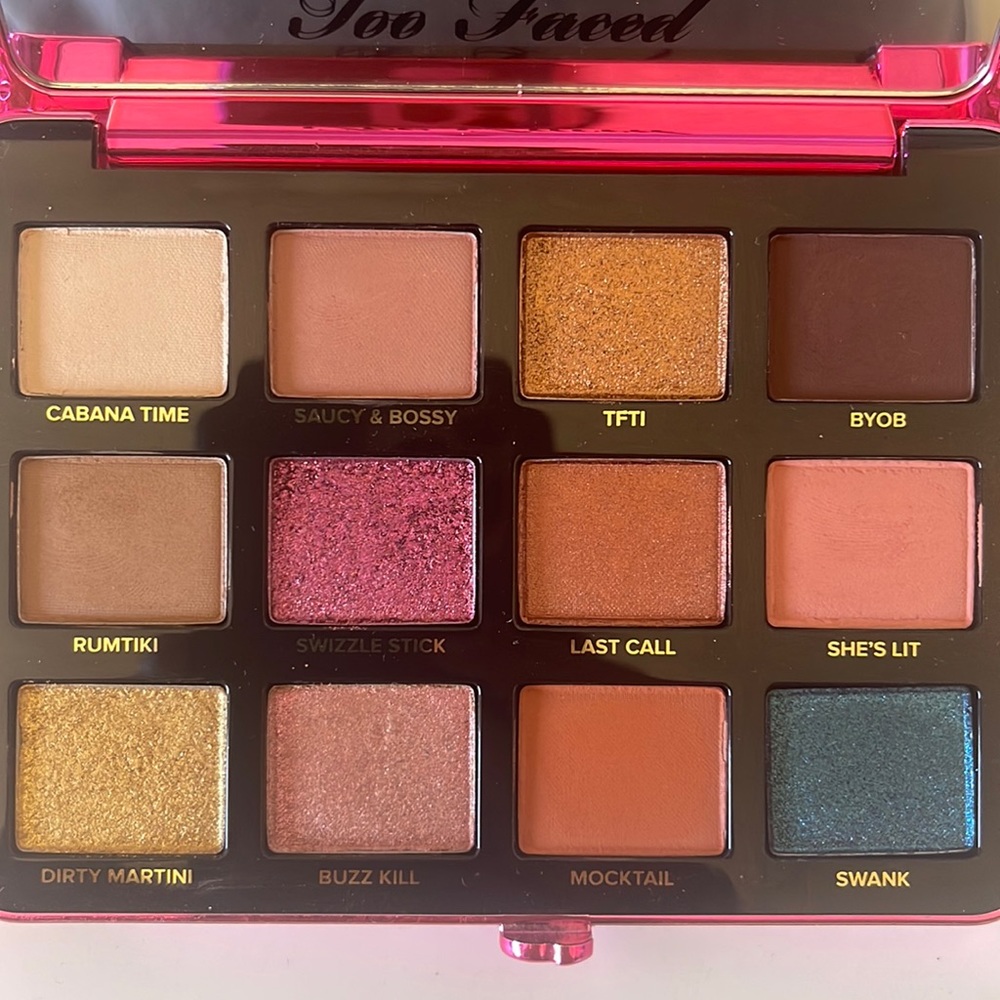 Too Faced Palm Spring Dreams eyeshadow palette.